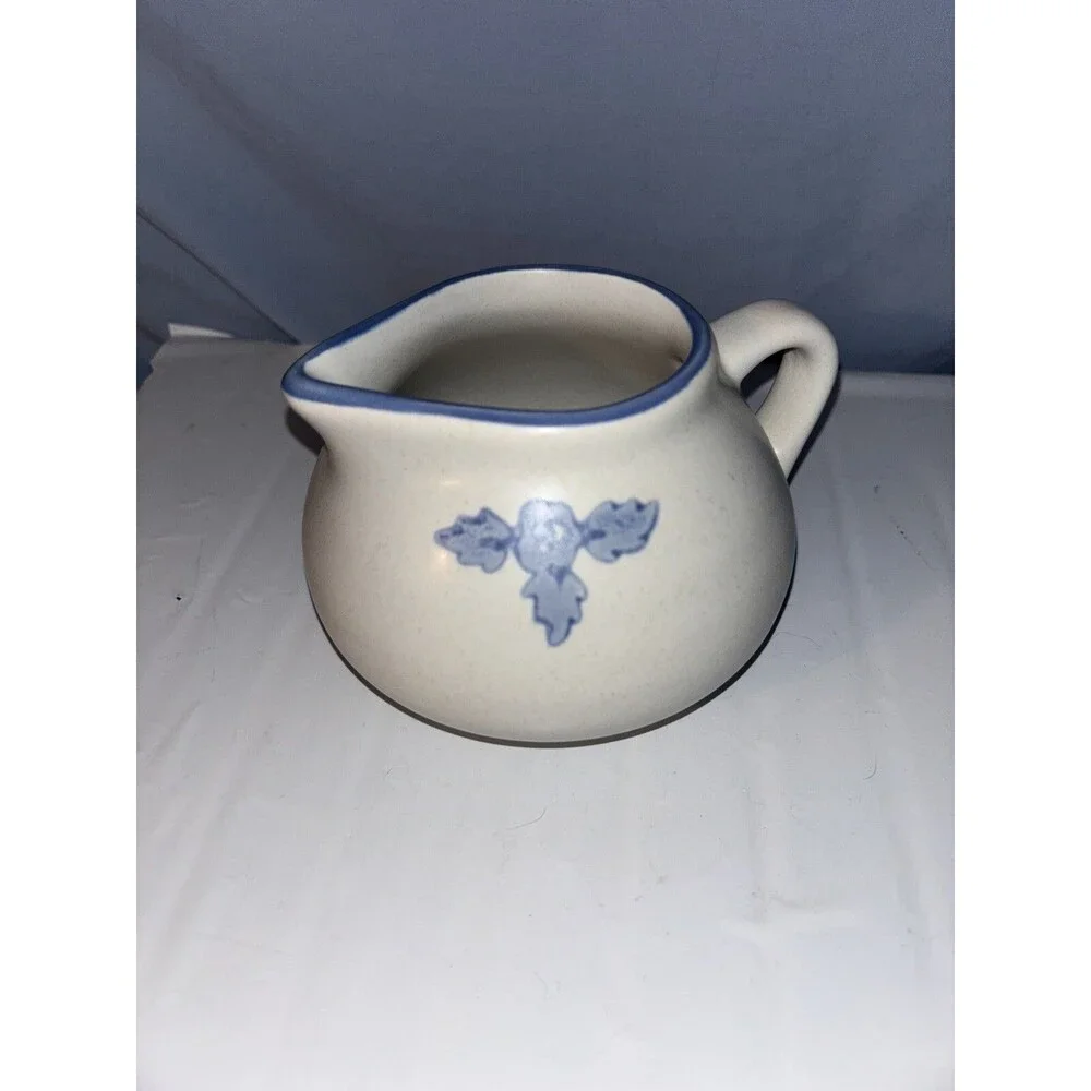 Pfaltzgraff Yorktowne Gravy Boat & Saucer - Picture 3 of 6